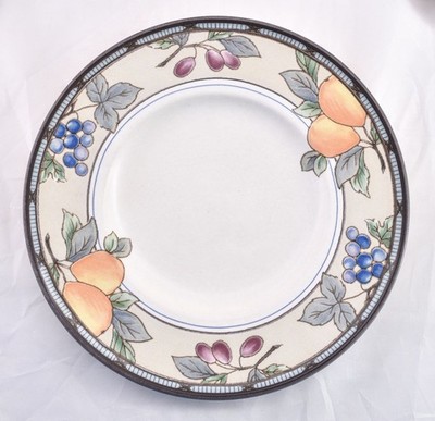 Set of 6 Mikasa Intaglio Garden Harvest Bread Dessert Plates
