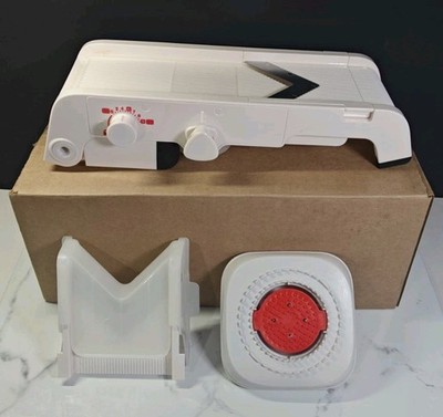 TUPPERWARE Chef Mando-Chef D202 Multi-Slicer- Excellent Condition!!