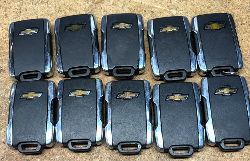 LOT OF 10 OEM CHEVROLET  STANDRAD   KEYLESS ENTRY FOB LOT  M3N-32337100 4 BUTTON - Image 2 of 4