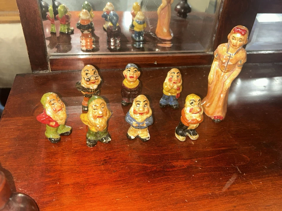 Estatuillas pintadas a mano Blancanieves y los siete Dwafs vintage de los años 1930/40 RARAS Foto 2 de 4