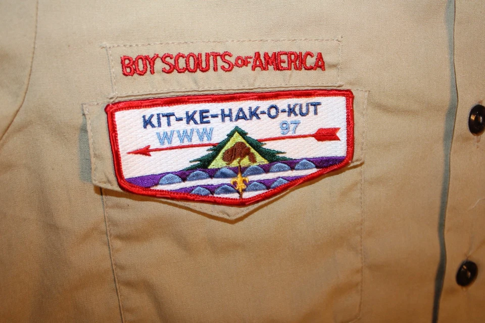Boy Scouts of America BSA Men's Shirt Tan Medium Sewn Patches Short Sleeve - Image 4 of 4