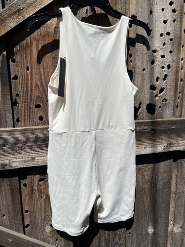 NEW House Of Harlow 1960 V-Neck Women’s Playsuit-Romper Size M - Picture 3 of 4