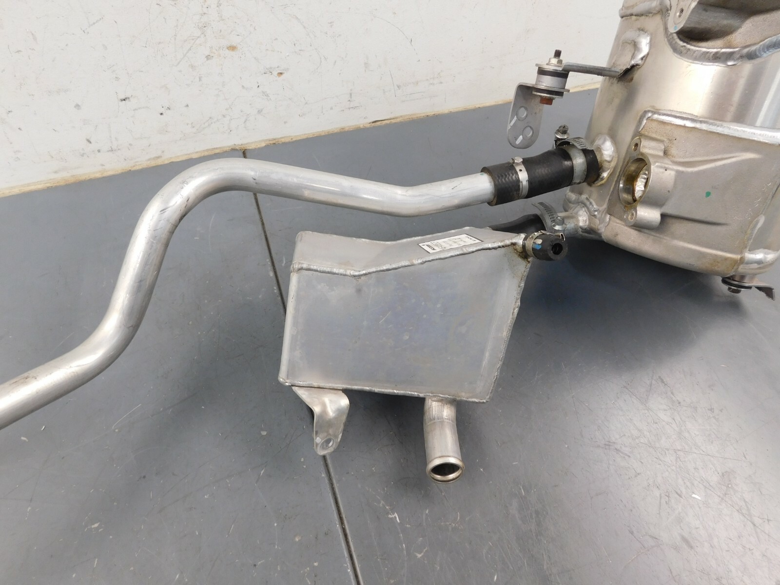 2019 17 18 19 20 McLaren 720S 720 Engine Oil Tanks / Reservoirs / Hoses #3721 X4