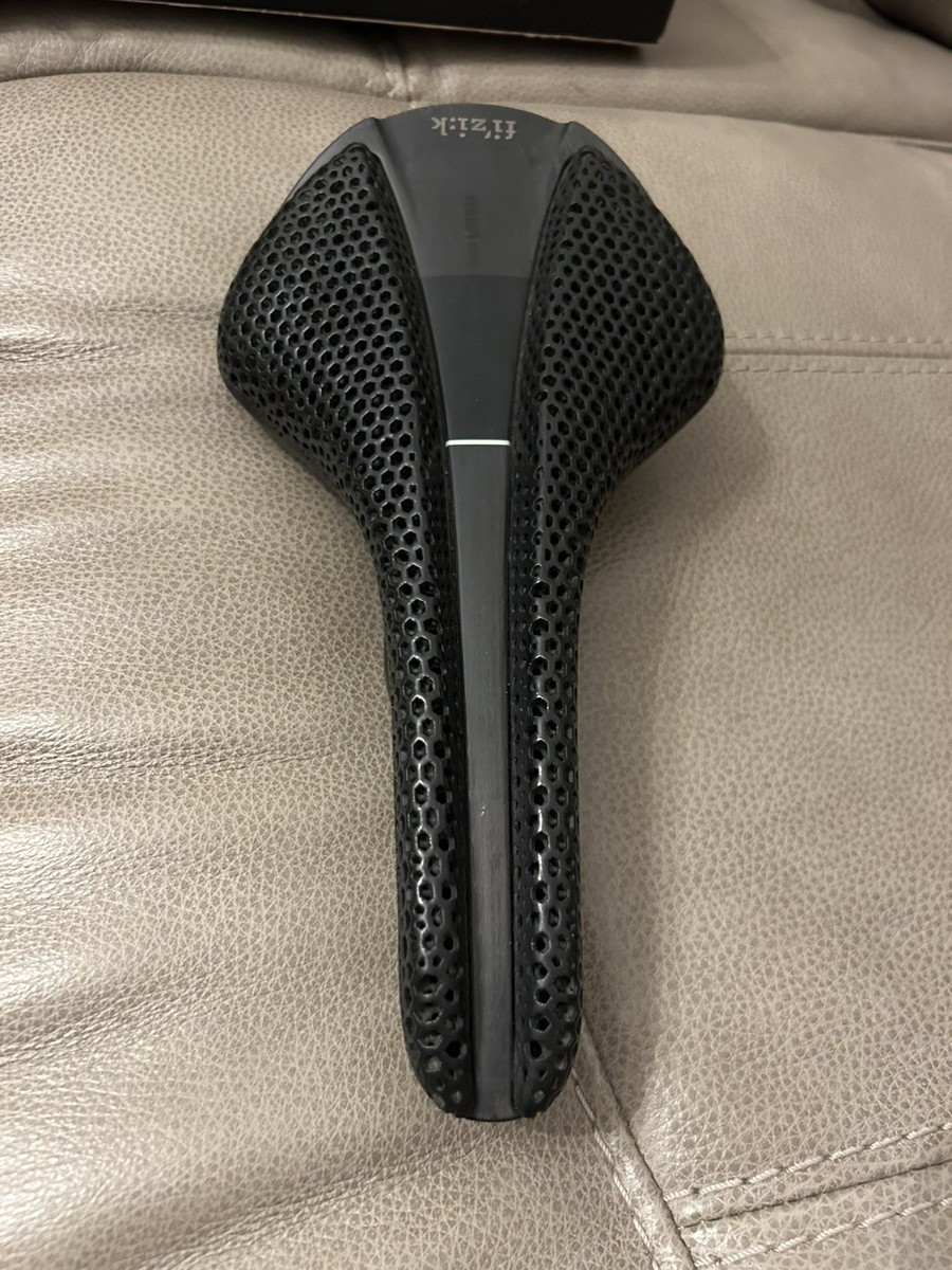 パーツ FIZIK ANTARES VERSUS EVO R1 ADAPTIVE 149 Fizik Antares Versus Evo R1 Adaptive 149mm Carbon rails and shell