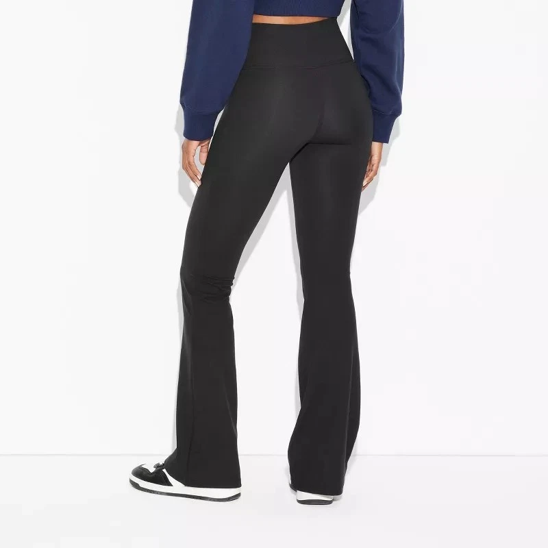 Leggings acampanados para mujer Wild Fable negros talla M pantalones de yoga cintura alta Foto 2 de 4