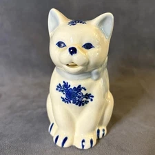 JSNY Blue & White Cat Creamer Pitcher Figurine Ceramic Cottagecore 4.75” H