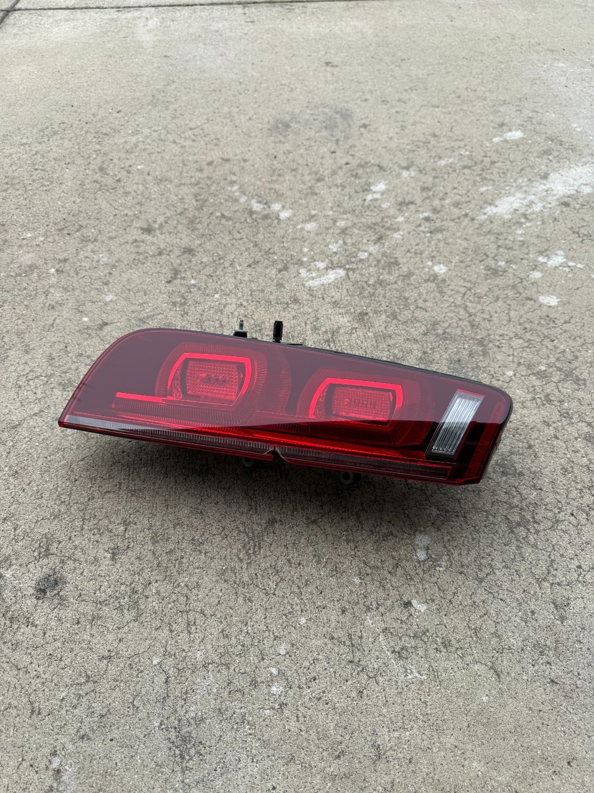 2008-2013 AUDI R8 REAR RIGHT  TAILLIGHT LAMP TAIL LIGHT OEM - Chipped Lens