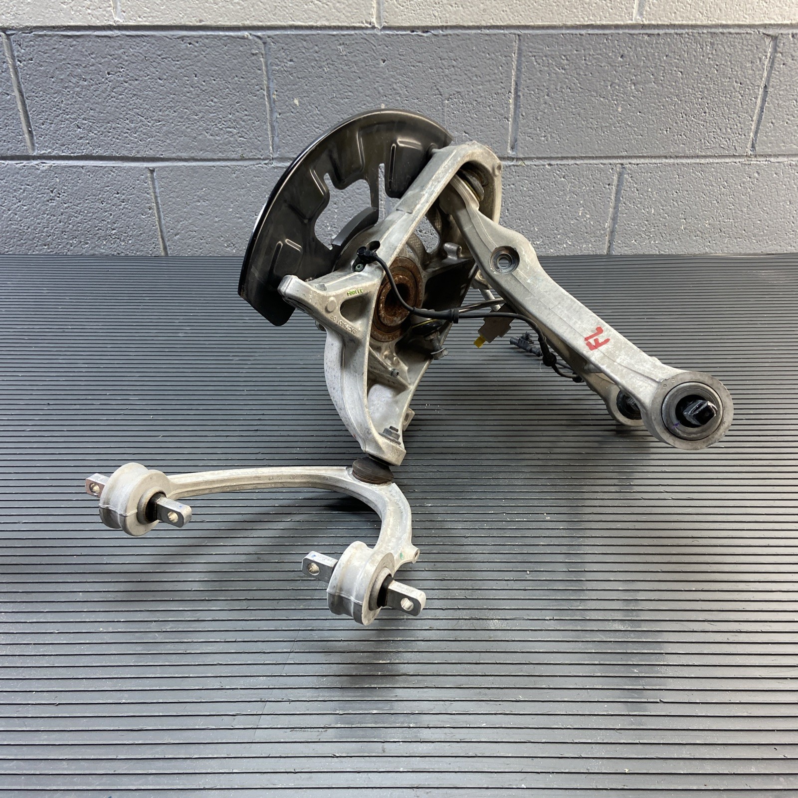 2018-2020 Ferrari Portofino F164 Front Left Spindle Knuckle Hub 10k Miles OEM