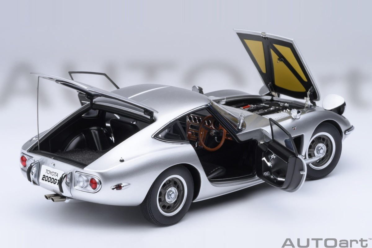 Autoart Toyota 2000GT 1967 (SILVER) 1/18 Scale New Release