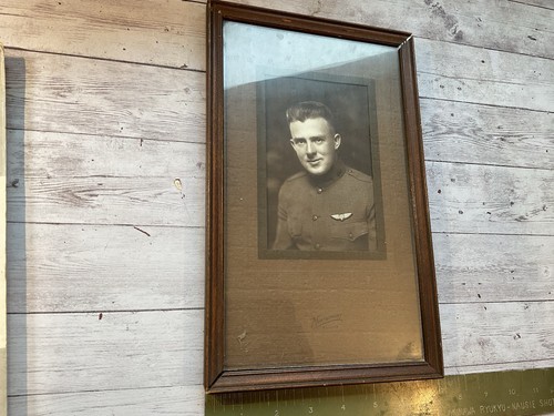ORIGINAL WWI US PILOT USAS AVIATOR FRAMED PHOTO WEARING WINGS