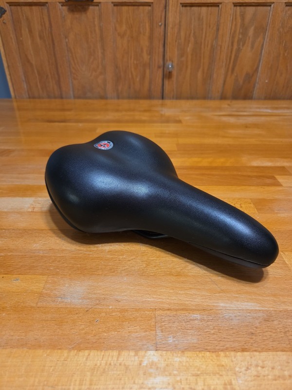 Schwinn Velo Bicycle Seat Saddle NOS BLACK