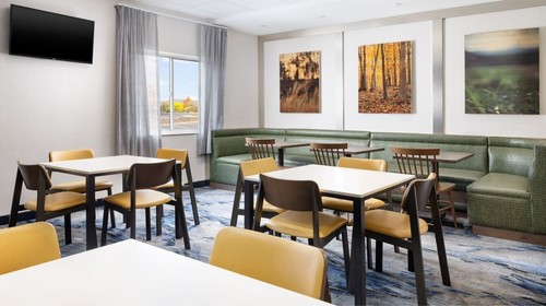 Marriott Farfield Suites Scranton PA 1 Night Hotel Room Stay $119 Value - Picture 13 of 14
