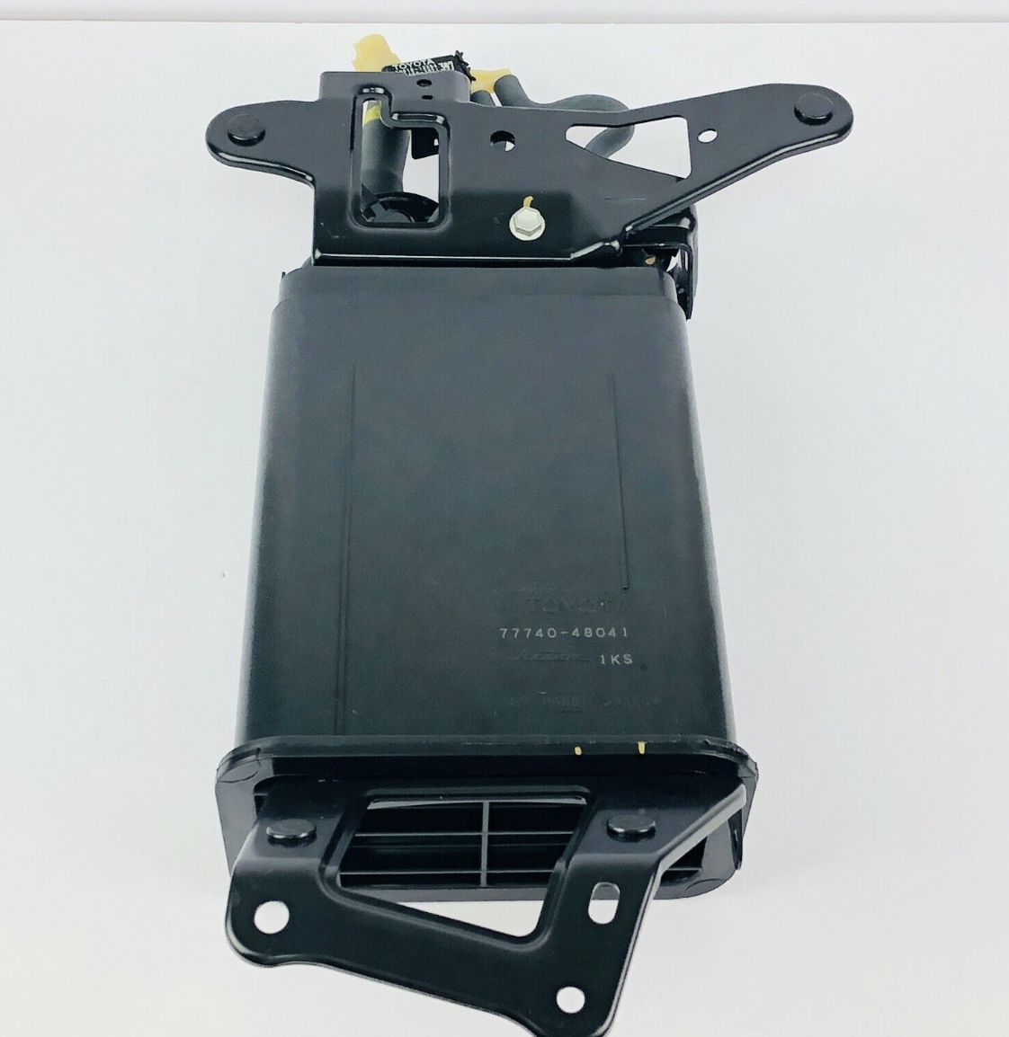 TOYOTA GENUINE Lexus RX300 9901 Charcoal Emission Canister Assy 77740