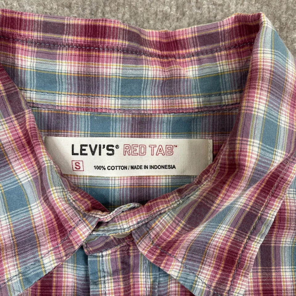 Camisa Levi's Abotonada Para Hombre Talla S Roja Manga Corta Cuello Cuadros Western Foto 2 de 4
