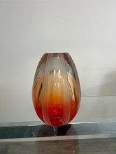 Cosmopolitan L212 Art Glass Vase – Amber to Red Gradient w/ Frosted Vertical Pan