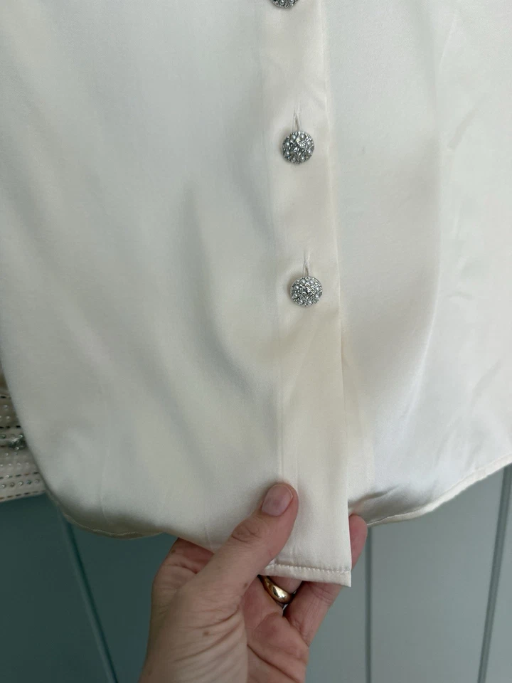 St. John Silk Blouse 0 Ivory Silk Charmeuse Sequins Paillettes Collar Button Up - Image 4 of 4