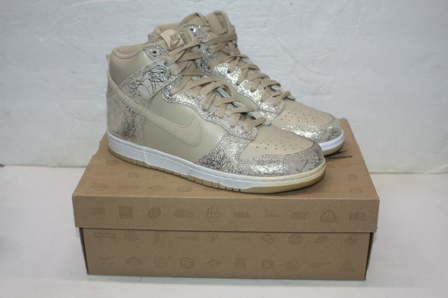 gold nike dunks high