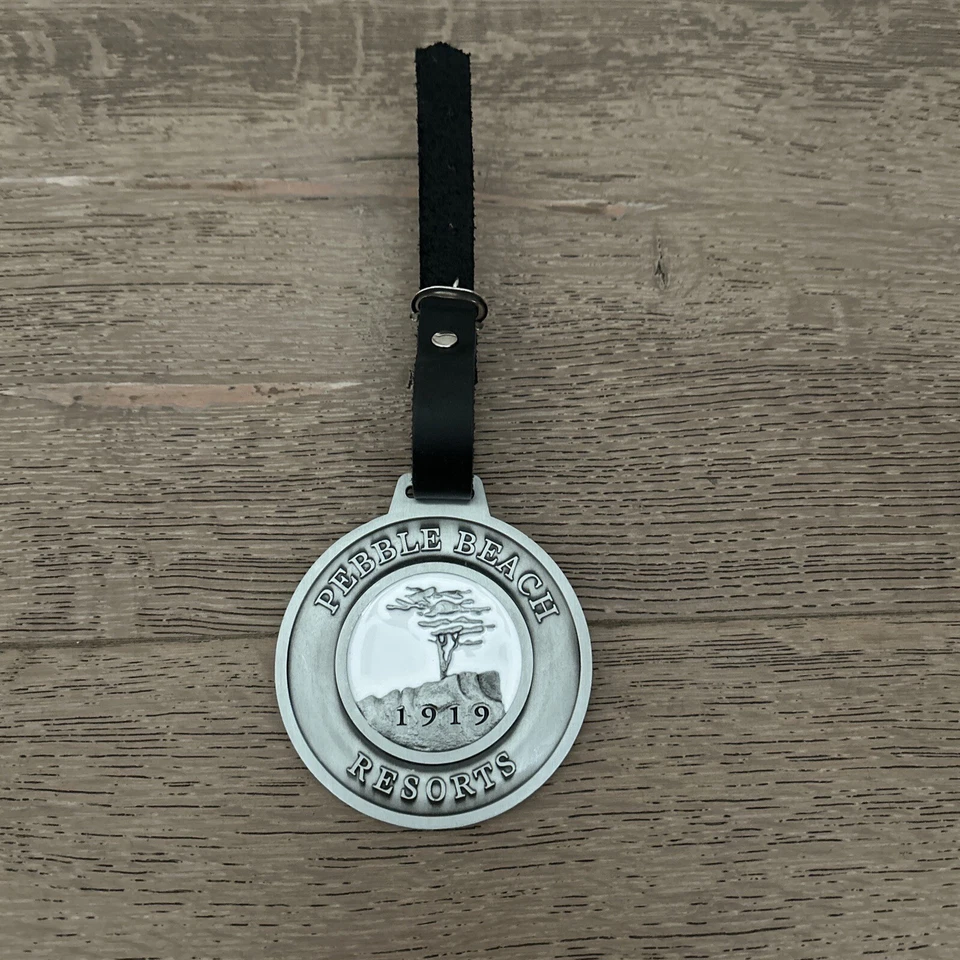 卵石海滩度假村 78 号美国女式开放式 2023 行李箱高尔夫奖章包标签全新 — 第 3/4 张图片