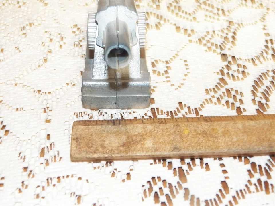 Vintage MANOIL Coastal Cannon Artillery Howitzer MC-019 - Image 2 of 4