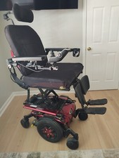 QUANTUM EDGE 3 POWER WHEELCHAIR,POWER LIFT,TILT,RECLINE ,LEGS. LIGHTS