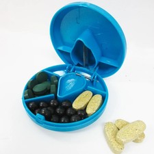 2-in-1 Compact Pill Splitter with Storage