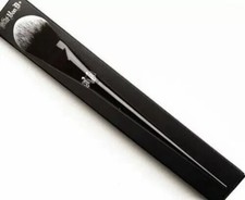 KAT VON D: PRECISION POWDER Brush #25