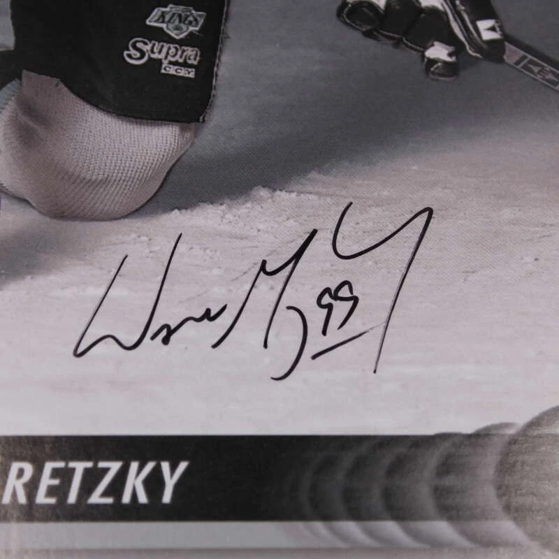 Wayne Gretzky Signed 1992-93 Upper Deck #25 Sheet Kings Autograph UDA ZJ17784 - Image 2 of 4