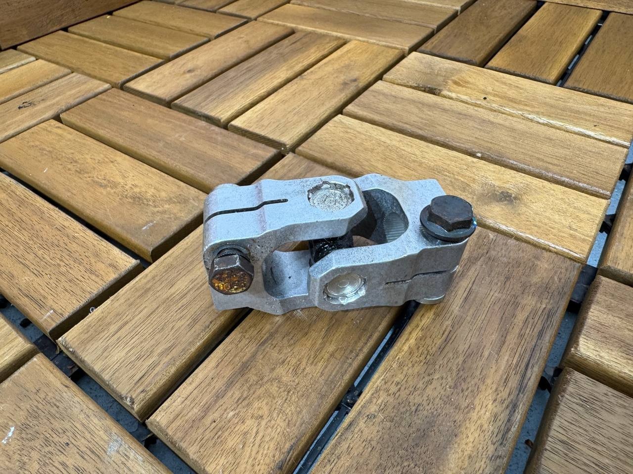 Ferrari F430 2006 Steering column and rack universal joint