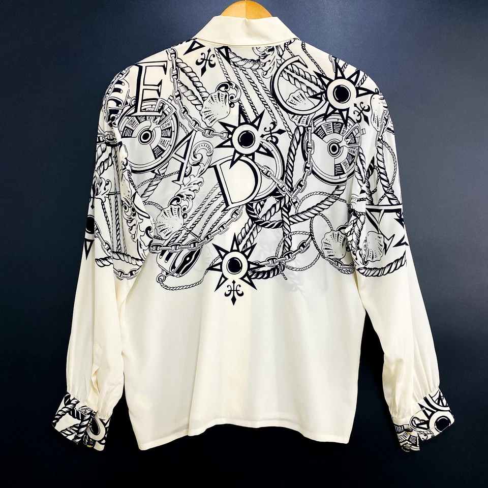 Blusa Escada By Margaretha Ley para Mulheres Tamanho 38 Bege com Estampa Náutica e Botões - Imagem 3 de 4