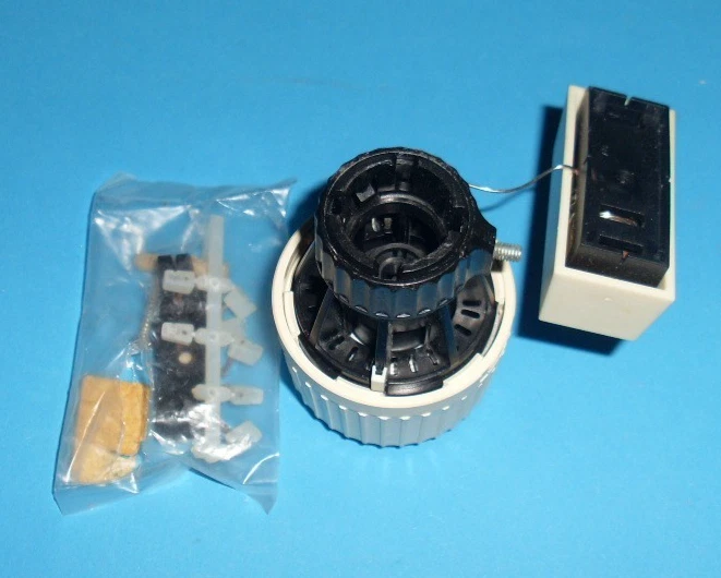 Danfoss RA 2012 Thermostatkopf auf 23mm Ventile 013G2012 mit Fernsensor - Bild 3 von 3