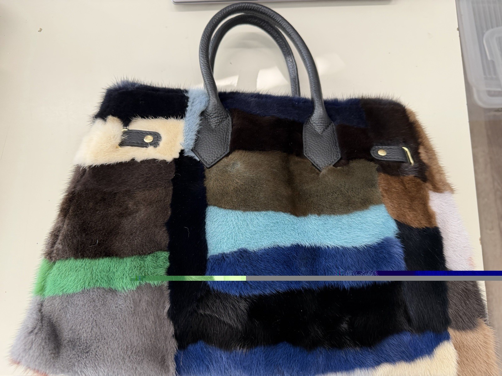 Borsa a mano donna pelliccia multicolore blocchi doppio manico nero girello foto 2