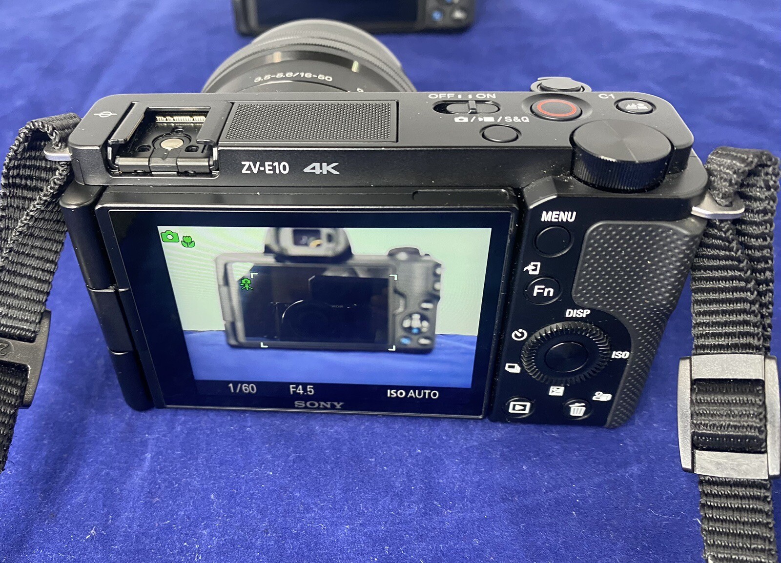 Sony Alpha ZVE10 24.2MP Black (1650mm Zoom Lens & NEW 256 SD CARD