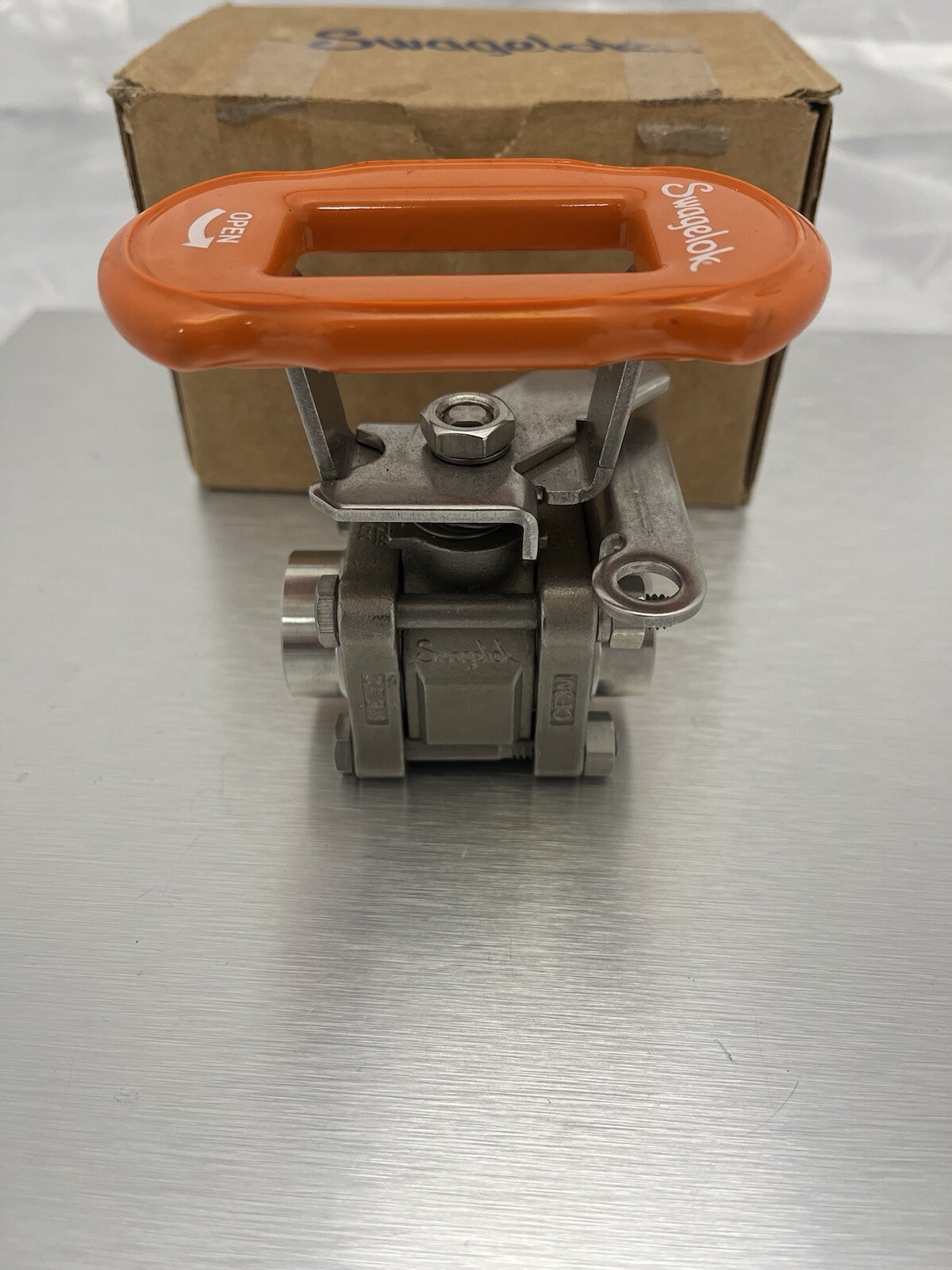 Swagelok SS-63TF8-JLK  1/2” SS Ball Value  Lock Top Handle High End