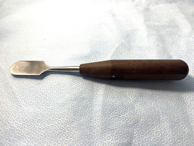 gS 43.3170 Periosteal Elevator 7-1/4'' Straight X 20mm Curved Sharp Edge