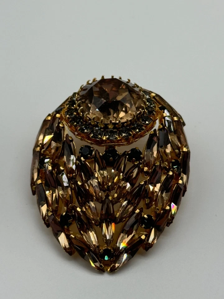 Vintage Schoffel Austria Signed Rhinestone Gold Tone Brooch - Image 3 of 4