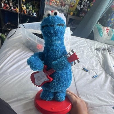 Applause Cookie Monster Plush Figure Battery-Operated Guitar Sesame Street 2005