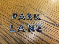 MINI GENUINE COUNTRYMAN R60 EMBLEM BADGE STICKER -  PARK LANE