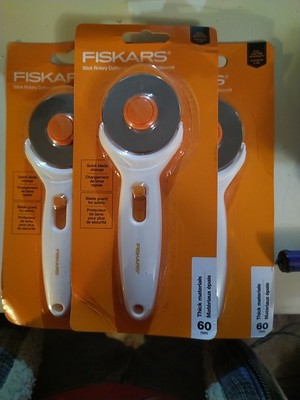 FISKARS - CLASSIC STICK HEAVY DUTY -ROTARY CUTTER - 60MM