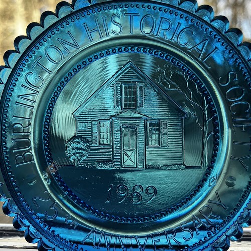 Piatto tazza vetro coppia Burlington MA Historical Soc West School Massachusetts - Foto 4 di 7