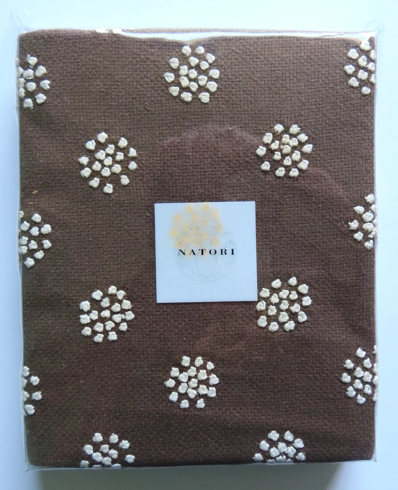 Nuevo en paquete Ropa de cama de lujo NATORI Euro Sham 20x26 marrón 100 % seda bloque indio precio de venta sugerido por el fabricante 230 USD Foto 2 de 4