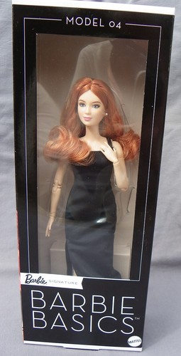 Barbie BASICS rousse modèle 4 petite robe noire 2025 Mattel JBH74 poupée NRFB - Imagen 2 de 6