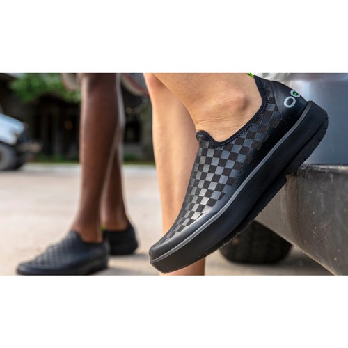OOFOS EEZEE OOFOS Damen-Slipper 7,5 Schachbrettmuster niedriger Regenerationsschuh schwarz