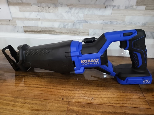 Kobalt 24-volt Variable Brushless Cordless Reciprocating Saw TOOL ONLY - Picture 1 of 2