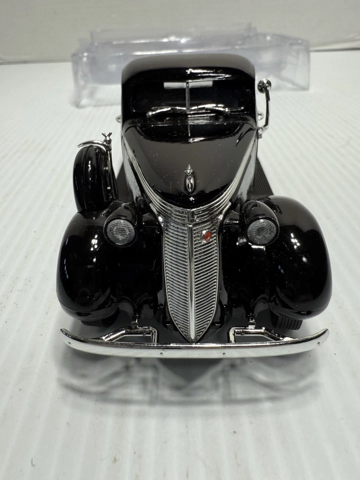 Signature Models - 1937 Studebaker Pickup Black - 1:32 Metal Diecast Car - Image 4 of 4