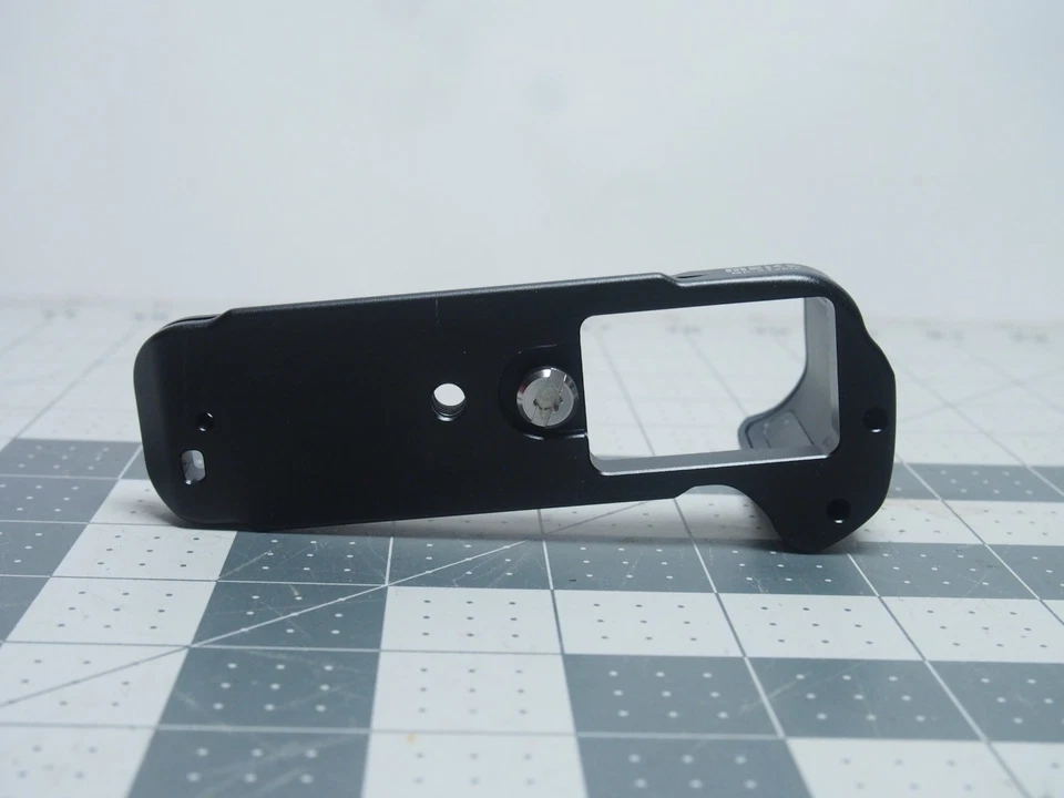 Meike Hand Grip for Fujifilm X-T20 MK-XT20G - Image 3 of 4