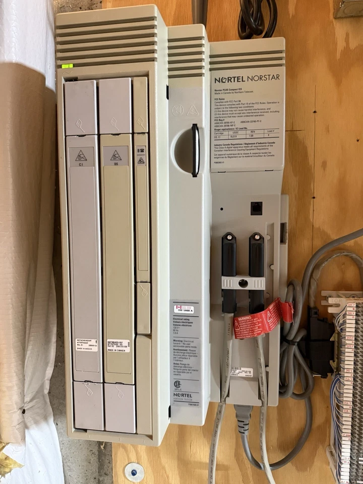 KSU Nortel Norstar CICS v7.1 8x24 completo con identificador de llamadas, buzón de voz y 10 juegos Foto 3 de 4