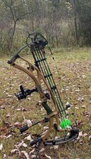 Compound Bow Tan, Black, Green with Accessories for Bow Hunting