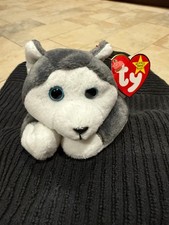 TY BEANIE BABIES RETIRED, MINT, COLLECTIBLE 1996 NANOOK with Tags
