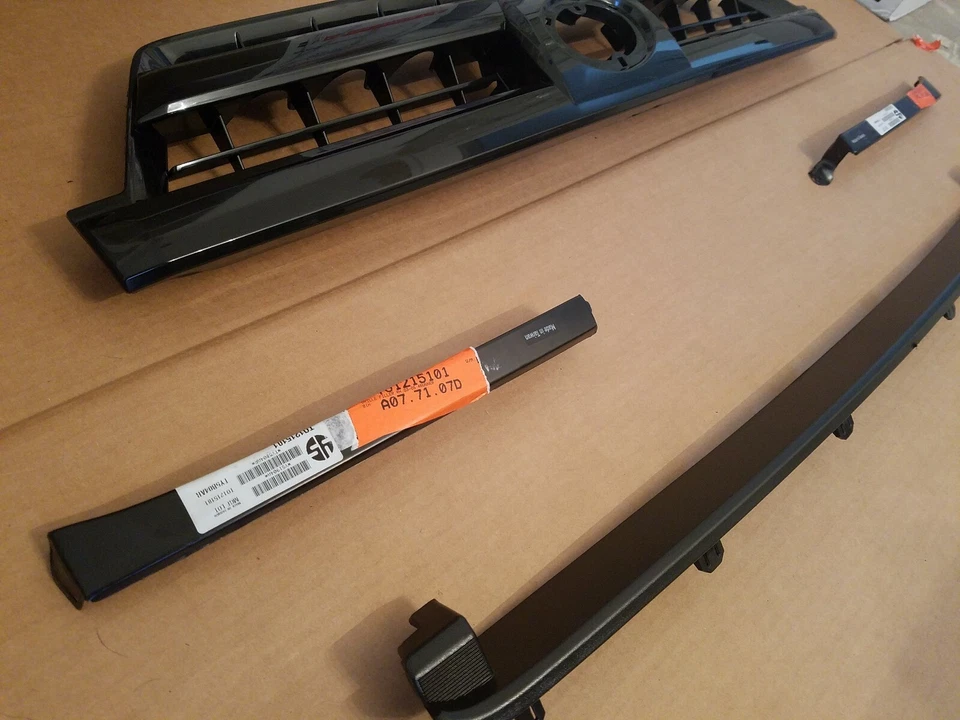 Juego de 4 piezas de rejilla de parachoques delantero TOYOTA 4RUNNER 2003-2005 con relleno central izquierda derecha NUEVO Foto 3 de 4