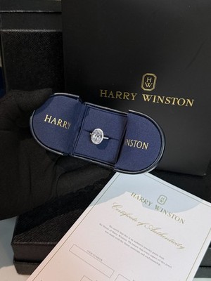 Harry Winston Oval Halo Diamond Ring White Gold Luxury Engagement Wedding Ring W